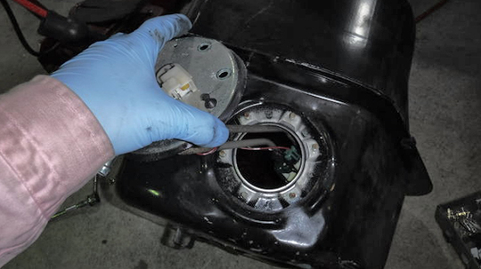 ガソリン臭・漏れ・燃料計異常 - ローバーミニ・クラシックミニ専門店『キャメルオート』東京都八王子