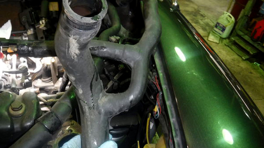 エンジンから水漏れ・水温が高い - ローバーミニ・クラシックミニ専門店『キャメルオート』東京都八王子